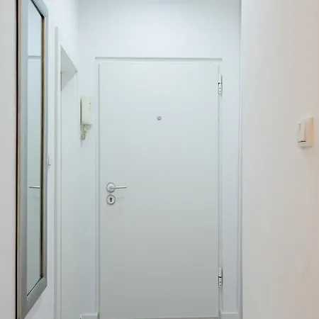 Appartement Comfortable & Lovely Belgrado